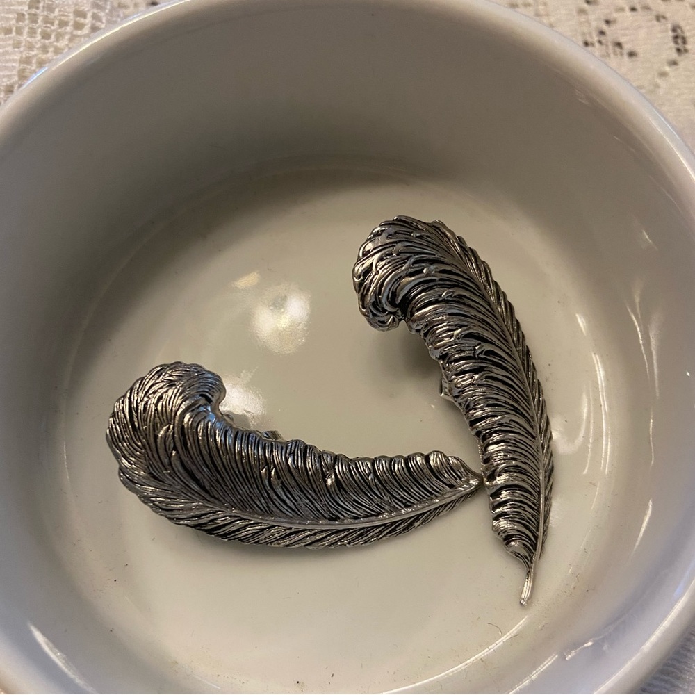 VINTAGE 1955 Sarah Coventry clip on silver earrings